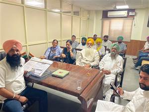 ਚੇਅਰਮੈਨ ਲੁਬਾਣਾ ਨੇ ਸੁਣੀਆਂ ਸਮੱਸਿਆਵਾਂ ਤੇ ਕੀਤਾ ਨਿਪਟਾਰਾ