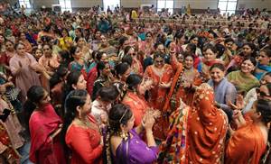 ਸਾਬਕਾ ਵਿਧਾਇਕ ਬੈਂਸ ਨੇ ਔਰਤਾਂ ਤੋਂ ਰੱਖੜੀ ਬੰਨ੍ਹਵਾ ਕੇ ਦਿੱਤੇ ਤੋਹਫ਼ੇ
