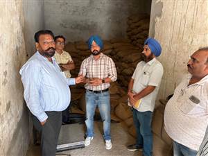 ਜਾਂਚ ਦੌਰਾਨ ਇਕ ਦੁਕਾਨ ’ਚ ਕਈ ਡਿਪੂ ਚੱਲਦੇ ਮਿਲੇ