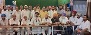 ਬਰਿੰਦਰ ਢਿੱਲੋਂ ਦੇ ਹੱਕ ’ਚ ਡਟੇ ਨੂਰਪੁਰ ਬੇਦੀ ਦੇ ਕਾਂਗਰਸੀ ਆਗੂ