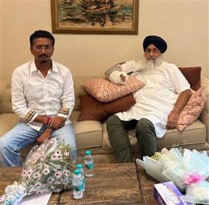 ਸ਼੍ਰੋਅਦ ਦੇ ਕੌਮੀ ਪ੍ਰਧਾਨ ਨਾਲ ਰਮਨ ਨੰਦ ਲਾਲ ਚੌਧਰੀ ਵੱਲੋਂ ਮੁਲਾਕਾਤ