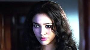 ਯਾਦ ਹੈ 'Raaz' ਦੀ ਉਹ ਬੋਲਡ 'ਭੂਤਨੀ'... 24 ਸਾਲ ਬਾਅਦ ਅਜਿਹੀ ਦਿਖਣ ਲੱਗੀ ਹੈ Malini Sharma; ਫ਼ਿਲਮਾਂ ਤੋਂ ਦੂਰ ਕਰਦੀ ਹੈ ਇਹ ਕੰਮ