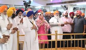 ਹਮਲੇ ਤੋਂ ਬਾਅਦ ਪਹਿਲੀ ਵਾਰ ਸ਼ੁਕਰਾਨੇ ਲਈ ਤਖ਼ਤ ਸ੍ਰੀ ਦਮਦਮਾ ਸਾਹਿਬ ਵਿਖੇ ਪੁੱਜੇ ਸੁਖਬੀਰ ਬਾਦਲ, ਕਿਹਾ- ਪੰਜਾਬ ਬਚਾਉਣ ਲਈ ਸਾਰਿਆਂ ਨੂੰ ਇਕਜੁੱਟ ਹੋਣਾ ਪਵੇਗਾ