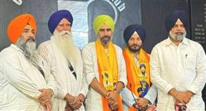 Barnala Politics : ਸਾਬਕਾ ਚੇਅਰਮੈਨ ਗੁਰਦੀਪ ਸਿੰਘ ਬਾਠ ਤੇ ਪੰਜਾਬੀ ਗਾਇਕ ਬਾਬਾ ਬੇਲੀ 'ਵਾਰਿਸ ਪੰਜਾਬ ਦੇ' ਪਾਰਟੀ 'ਚ ਸ਼ਾਮਲ