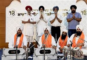 ਭਾਈ ਦਵਿੰਦਰ ਸਿੰਘ ਸੋਢੀ ਦੇ ਕੀਰਤਨ ਨੇ ਸੰਗਤ ਨੂੰ ਕੀਤਾ ਨਿਹਾਲ