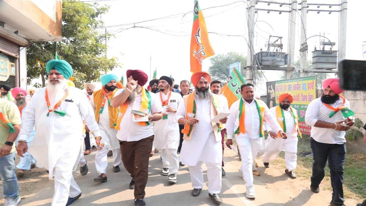 ਕਸਬਾ ਝਬਾਲ ਵਿਖੇ ਭਾਜਪਾ ਉਮੀਦਵਾਰ ਹਰਜੀਤ ਸਿੰਘ ਸੰਧੂ ਨੇ ਕੀਤਾ ਡੋਰ ਟੂ ਡੋਰ ਪ੍ਰਚਾਰ