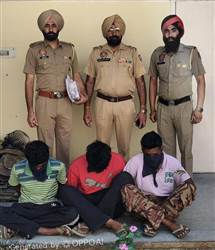 40 ਪਾਬੰਦੀਸ਼ੁਦਾ ਗੋਲੀਆਂ ਬਰਾਮਦ, ਤਿੰਨ ਕਾਬੂ