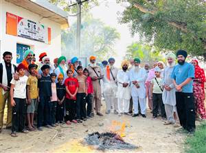 ਔਰਤਾਂ ਅਤੇ ਬੀਕੇਯੂ ਸਿੱਧੂਪੁਰ ਦੇ ਵਰਕਰਾਂ ਵੱਲੋਂ 'ਆਪ' ਸਰਕਾਰ ਖ਼ਿਲਾਫ਼ ਰੋਸ ਪ੍ਰਦਰਸ਼ਨ, ਝਾੜੂ ਫੂਕ ਕੇ ਦਿੱਤੀ ਚੇਤਾਵਨੀ