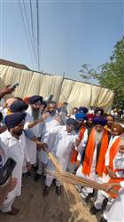 ਪਰਵਿੰਦਰ ਸਿੰਘ ਝੋਟਾ ਹੱਤਿਆਕਾਂਡ ਦੇ ਵਿਰੋਧ ’ਚ ਅਕਾਲੀ ਦਲ ਨੇ ਝਾੜੂ ਫੂਕੇ