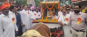 ਮੁਕੇਰੀਆਂ ’ਚ ਸਜਾਈ ਵਿਸ਼ਾਲ ਸ਼ੋਭਾ ਯਾਤਰਾ