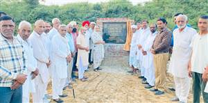 ਪਿੰਡ ਟੋਰੋਵਾਲ ’ਚ 31 ਲੱਖ ਰੁਪਏ ਦੀ ਲਾਗਤ ਨਾਲ ਬਣਨ ਵਾਲੇ ਖੇਡ ਮੈਦਾਨ ਦਾ ਰੱਖਿਆ ਨੀਂਹ ਪੱਥਰ