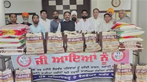 ਮੁੰਡੇ ਅਹਿਮਦਗੜ੍ਹ ਦੇ ਵੈਲਫੇਅਰ ਕਲੱਬ ਵੱਲੋਂ ਰਾਸ਼ਨ ਵੰਡ ਸਮਾਰੋਹ