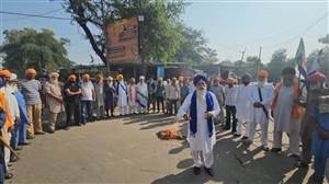ਪਰਵਿੰਦਰ ਝੋਟਾ ਕਤਲਕਾਂਡ ਦੇ ਇਨਸਾਫ਼ ’ਚ ਦੇਰੀ ਵਿਰੁੱਧ ਹਰੀਕੇ ’ਚ ਰੋਸ
