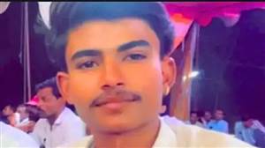 ਮਾਂ ਦੀ ਮੌਤ ਤੋਂ 17 ਸਾਲ ਬਾਅਦ ਪੁੱਤ ਨੇ ਵੀ ਚੁੱਕਿਆ ਖ਼ੌਫ਼ਨਾਕ ਕਦਮ, ਪਿਤਾ ਦੀ ਪਿਸਤੌਲ ਨਾਲ ਦਿੱਤੀ ਜਾਨ; ਮੋਬਾਈਲ ਵੀਡੀਓ 'ਚ ਆਖੀਆਂ ਇਹ ਗੱਲਾਂ