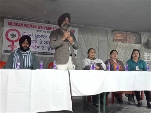 ਅੌਰਤਾਂ ਨੂੰ ਸਾਂਝ ਕੇਂਦਰ ਦੀਆਂ ਸੇਵਾਵਾਂ ਬਾਰੇ ਕੀਤਾ ਜਾਗਰੂਕ