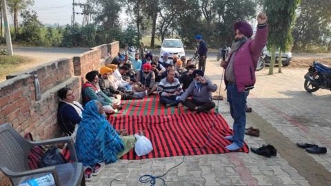 ਤਿੱਬੜ ਸਬ ਡਵੀਜ਼ਨ 'ਚ ਪਾਵਰਕਾਮ ਦੇ ਮੁਲਾਜ਼ਮਾਂ ਨੇ ਹੜਤਾਲ ਰੱਖੀ ਜਾਰੀ