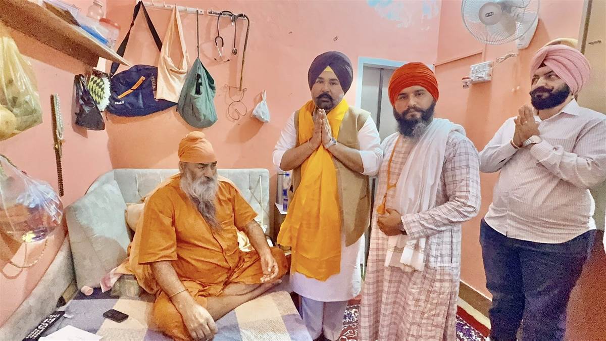 ਸੰਤ ਬਾਬਾ ਉਜਾਗਰ ਸਿੰਘ ਗਿੱਲਾਂ ਵਾਲਿਆਂ ਦੀ ਬਰਸੀ ਮਨਾਈ