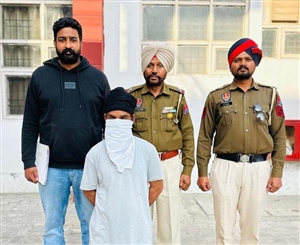 ਬਰਨਾਲਾ ਪੁਲਿਸ ਦੀ ਵੱਡੀ ਕਾਰਵਾਈ: ਪੈਲੇਸ 'ਚੋਂ ਲੱਖਾਂ ਦੀ ਨਕਦੀ ਚੋਰੀ ਕਰਨ ਵਾਲਾ ਭਗੌੜਾ ਚੜ੍ਹਿਆ ਪੀ.ਓ. ਸਟਾਫ਼ ਦੇ ਹੱਥੇ