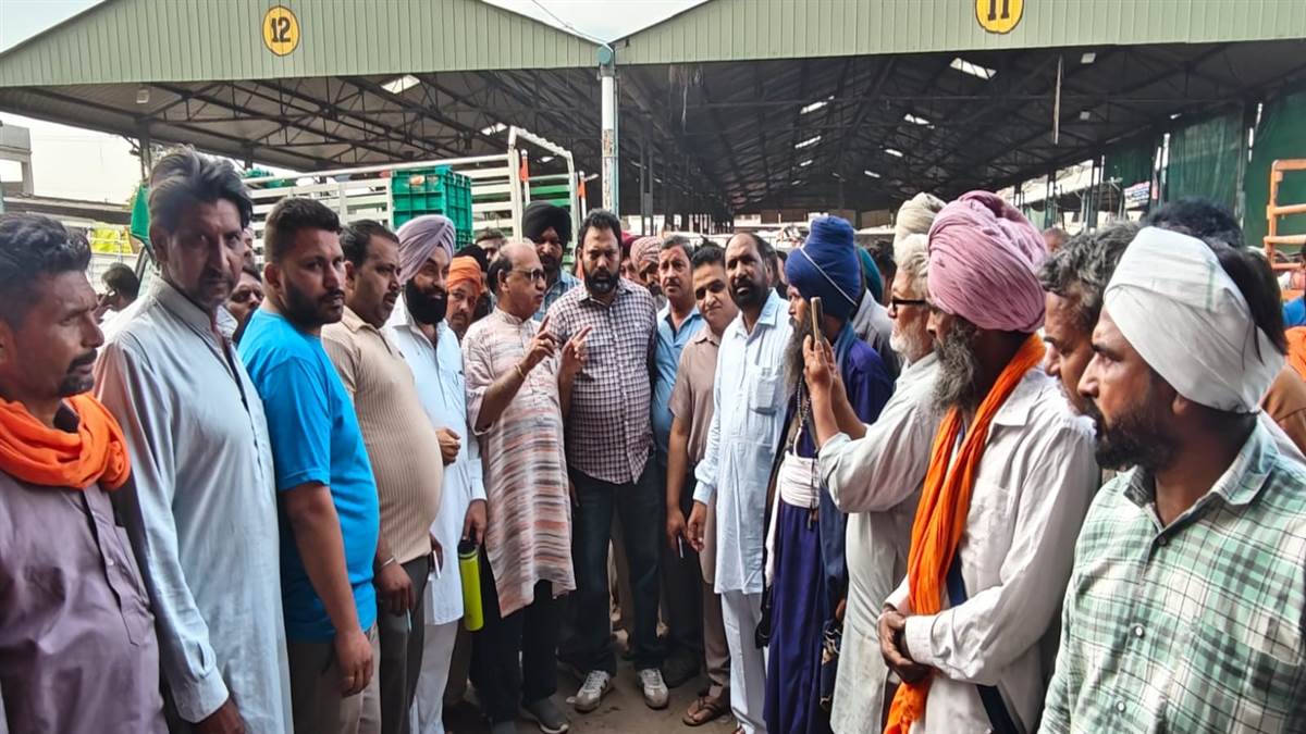 ਵੱਧ ਪਾਰਕਿੰਗ ਫ਼ੀਸ ਵਸੂਲਣ ਕਾਰਨ ਰੋਸ ਜ਼ਾਹਰ