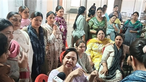 Ferozepur : ਚੋਣ ਮੁਲਾਜ਼ਮਾਂ ਨੂੰ ਗੈਰ-ਹਾਜ਼ਰ ਕਰਨ ਦਾ ਮਾਮਲਾ ਗਰਮਾਇਆ, ਅਧਿਆਪਕਾਂ ਅਤੇ SDM ਵਿਚਾਲੇ ਤਕਰਾਰ