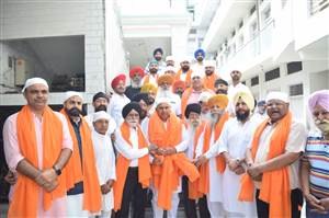 ਸੁਨੀਲ ਮੌਦਗਿਲ ਨੇ ਧਾਰਮਿਕ ਸਥਾਨਾਂ 'ਤੇ ਮੱਥਾ ਟੇਕਣ ਤੋਂ ਬਾਅਦ ਜ਼ਿਲ੍ਹਾ ਪ੍ਰਧਾਨ ਵਜੋਂ ਅਹੁਦਾ ਸੰਭਾਲਿਆ