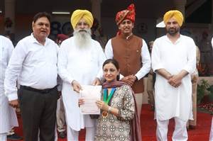 ਡਾ. ਕੁਲਦੀਪ ਵਾਲੀਆ ਪੰਜਾਬ ਸਰਕਾਰ ਦੁਆਰਾ ਸਟੇਟ ਐਵਾਰਡ ਨਾਲ ਸਮਾਨਿਤ
