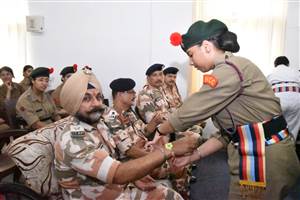 ਡੀਏਵੀ ਸਕੂਲ ਵੱਲੋਂ ਜਵਾਨਾਂ ਨਾਲ ਰੱਖੜੀ ਦਾ ਤਿਉਹਾਰ ਮਨਾਇਆ
