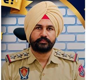 Barnala News : ਫਿਰੌਤੀ ਮਾਮਲੇ 'ਚ 'ਆਪ' ਸਰਪੰਚ ਬਲਜਿੰਦਰ ਸਿੰਘ ਕਿੰਦਾ ਤੇ ਨਿਹੰਗ ਨਰਾਇਣ ਸਿੰਘ ਸਣੇ 10 ਗ੍ਰਿਫ਼ਤਾਰ