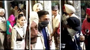 VIDEO : ਚੰਡੀਗੜ੍ਹ MMS ਮਾਮਲੇ 'ਚ ਵਿਦਿਆਰਥਣ ਸਮੇਤ ਸਾਰੇ ਮੁਲਜ਼ਮ ਅਦਾਲਤ 'ਚ ਪੇਸ਼, ਪੰਜ ਦਿਨ ਦੇ ਪੁਲਿਸ ਰਿਮਾਂਡ 'ਤੇ ਭੇਜਿਆ