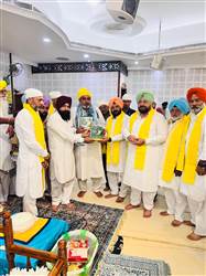 ਟਿੱਲਾ ਬਾਬਾ ਫ਼ਰੀਦ ਜੀ ਵਿਖੇ ਭਾਜਪਾ ਆਗੂ ਹੋਏ ਨਤਮਸਤਕ