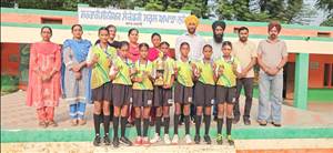 ਅਖਾੜਾ ਦੀਆਂ ਹਾਕੀ ਖਿਡਾਰਨਾਂ ਨੇ ਸੂਬਾ ਪੱਧਰੀ ਮੁਕਾਬਲੇ ’ਚ ਚਾਂਦੀ ਤਗਮਾ ਜਿੱਤਿਆ