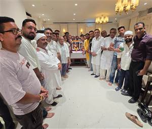 ਰਾਮ ਲਾਲ ਹਕੂਮਤ ਰਾਏ ਦੇ ਵਿਹੜੇ ਚਿੰਤਪੁਰਨੀ ਜੋਤ ਦੇ ਦਰਸ਼ਨਾਂ ਨੂੰ ਉਮੜੇ ਸ਼ਰਧਾਲੂ