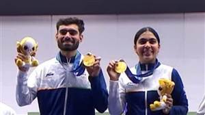 ਕਿਸਮਤ ਤੇ ਜਨੂਨ ਦੀ ਵੱਡੀ ਜਿੱਤ : ਮੂਲ ਟੀਮ 'ਚ ਨਹੀਂ ਸੀ ਨਾਮ, ਫਿਰ ਵੀ ਕਮਲਜੀਤ ਤੇ ਸੁਰੂਚੀ ਦੀ ਜੋੜੀ ਨੇ ਸ਼ੂਟਿੰਗ 'ਚ ਭਾਰਤ ਨੂੰ ਦਵਾਇਆ ਸੋਨ ਤਗਮਾ