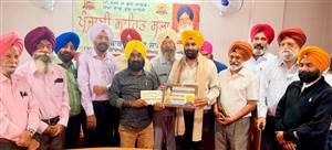 ਕੰਵਰ ਸ਼ੰਕਰ ਸਿੰਘ ਪਰਵਾਨਾ ਯਾਦਗਾਰੀ ਐਵਾਰਡ ਨਾਲ ਸਨਮਾਨਿਤ