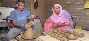 ਮਿੱਟੀ ਦੇ ਦੀਵਿਆਂ ਨਾਲ ਰੌਸ਼ਨ ਹੋਵੇਗੀ ਦੀਵਾਲੀ, ਪਰ ਘੁਮਿਆਰਾਂ ਦੀ ਜ਼ਿੰਦਗੀ ’ਚ ਅੱਜ ਵੀ ਸੰਘਰਸ਼ ਦਾ ਹਨ੍ਹੇਰਾ