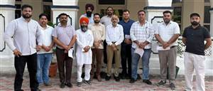 ਜ਼ਿਲ੍ਹੇ ਦੇ ਵੱਖ-ਵੱਖ ਵੈਲਫੇਅਰ ਬੋਰਡਾਂ ਦੇ ਚੇਅਰਮੈਨਾਂ ਵੱਲੋਂ ਵਿਚਾਰ-ਵਟਾਂਦਰਾ