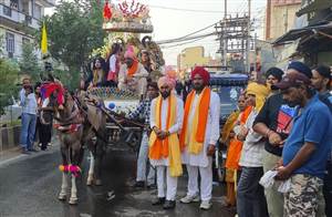ਭਾਜਪਾ ਦੇ ਹਲਕਾ ਇੰਚਾਰਜ ਹਰਜੀਤ ਸਿੰਘ ਸੰਧੂ ਨੇ ਸਾਥੀਆਂ ਸਮੇਤ ਕੀਤੀ ਸ਼ੋਭਾ ਯਾਤਰਾ ’ਚ ਸ਼ਮੂਲੀਅਤ