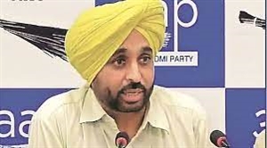 Punjab Politics : ਬਾਦਲ ਤੇ ਕੈਪਟਨ ਨੇ 209 ਗ਼ੈਰ-ਪੰਜਾਬੀਆਂ ਨੂੰ ਦਿੱਤੀਆਂ ਨੌਕਰੀਆਂ : ਮਾਨ