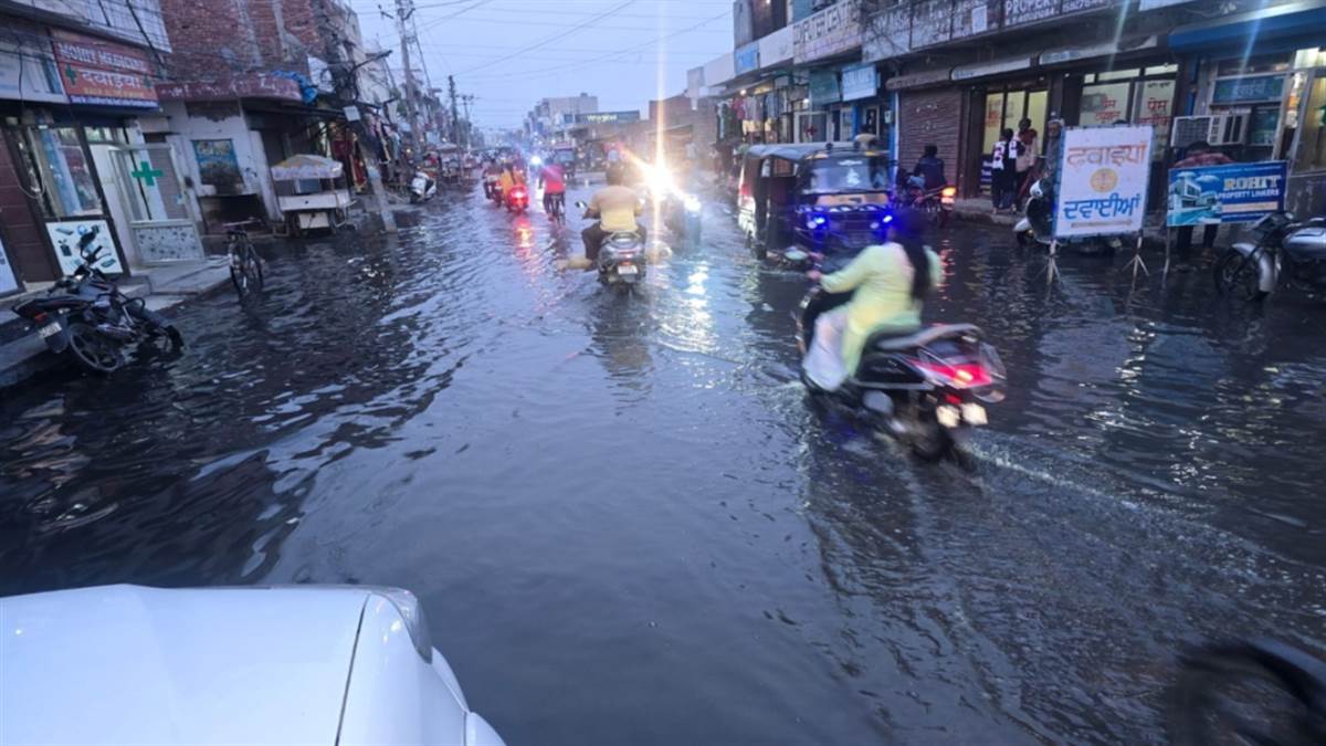 ਸੀਵਰੇਜ ਦੀ ਨਾਜਾਇਜ਼ ਨਿਕਾਸੀ ਪਾਈਪ ਸੀਲ, ਕਈ ਇਲਾਕਿਆਂ ’ਚ ਭਰਿਆ ਪਾਣੀ