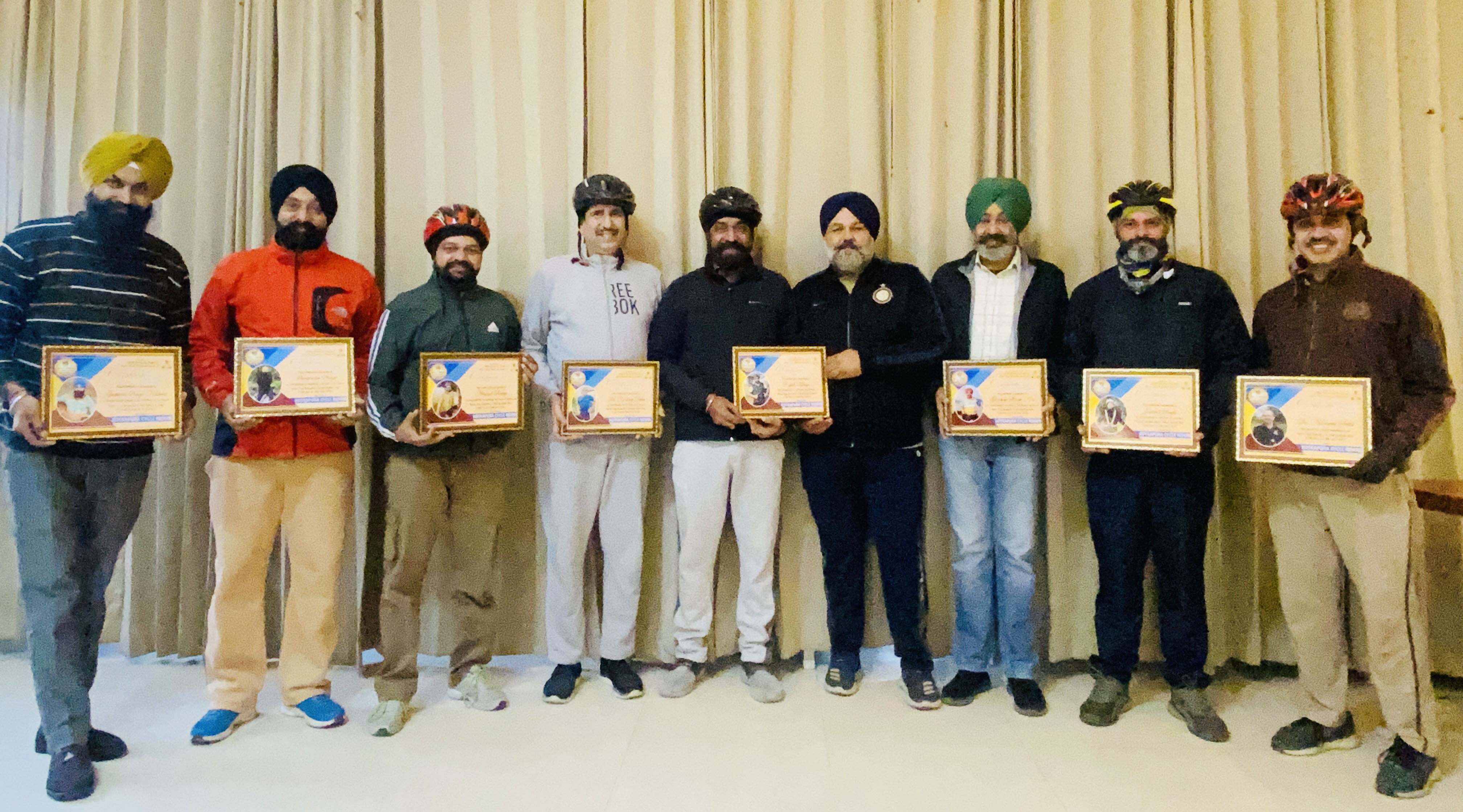 350 ਕਿਲੋਮੀਟਰ ਸਾਈਕਲ ਚਲਾਉਣ ਵਾਲੇ ਸਨਮਾਨਿਤ