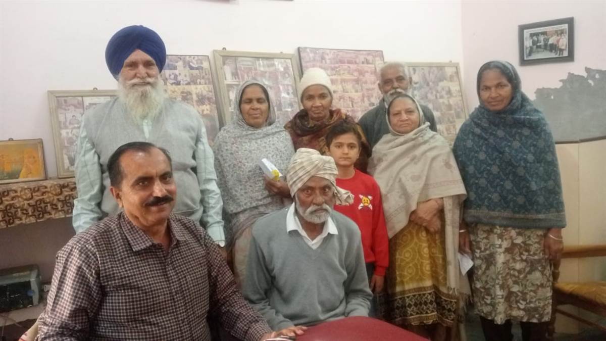 ਮੈਡੀਕਲ ਚੈੱਕਅਪ ਕੈਂਪ ’ਚ 52 ਮਰੀਜ਼ਾਂ ਦੀ ਕੀਤੀ ਜਾਂਚ