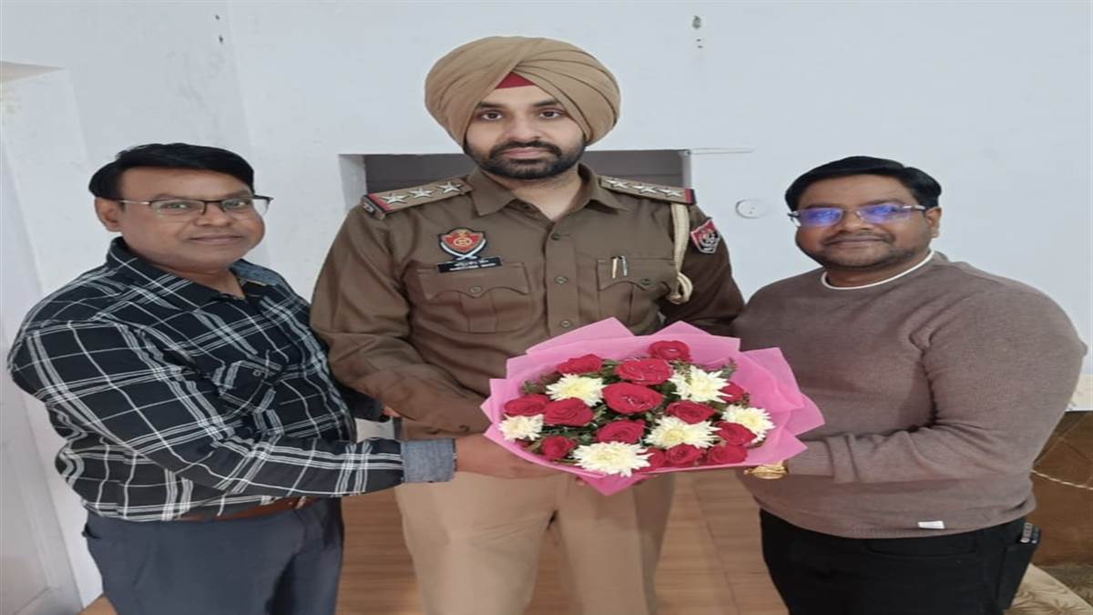 ਨਵੇਂ ਥਾਣਾ ਮੁਖੀ ਇੰਸਪੈਕਟਰ ਅੰਮ੍ਰਿਤਬੀਰ ਚਾਹਲ ਨੇ ਚਾਰਜ ਸੰਭਾਲਿਆ