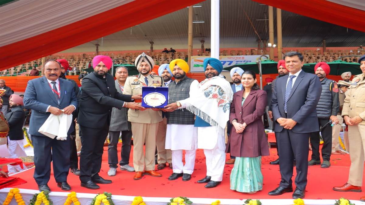 ਪੰਜਾਬ ਸਰਕਾਰ ਸ਼ਹੀਦਾਂ ਦੇ ਸੁਪਨਿਆਂ ਨੂੰ ਪੂਰਾ ਕਰਨ ਲਈ ਵਚਨਬੱਧ : ਮੁੰਡੀਆਂ