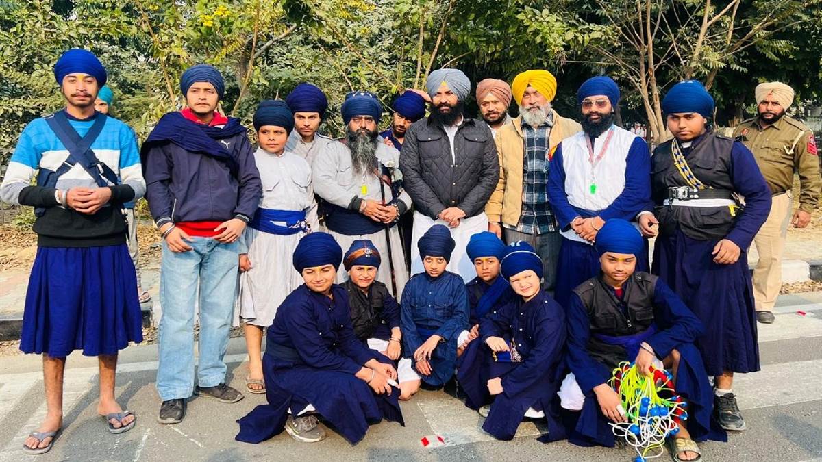 ਨਗਰ ਕੀਰਤਨ 'ਚ ਹਿੱਸਾ ਲੈਣ ਵਾਲੇ ਗੱਤਕਾ ਅਖਾੜਿਆਂ ਦਾ ਸਨਮਾਨ