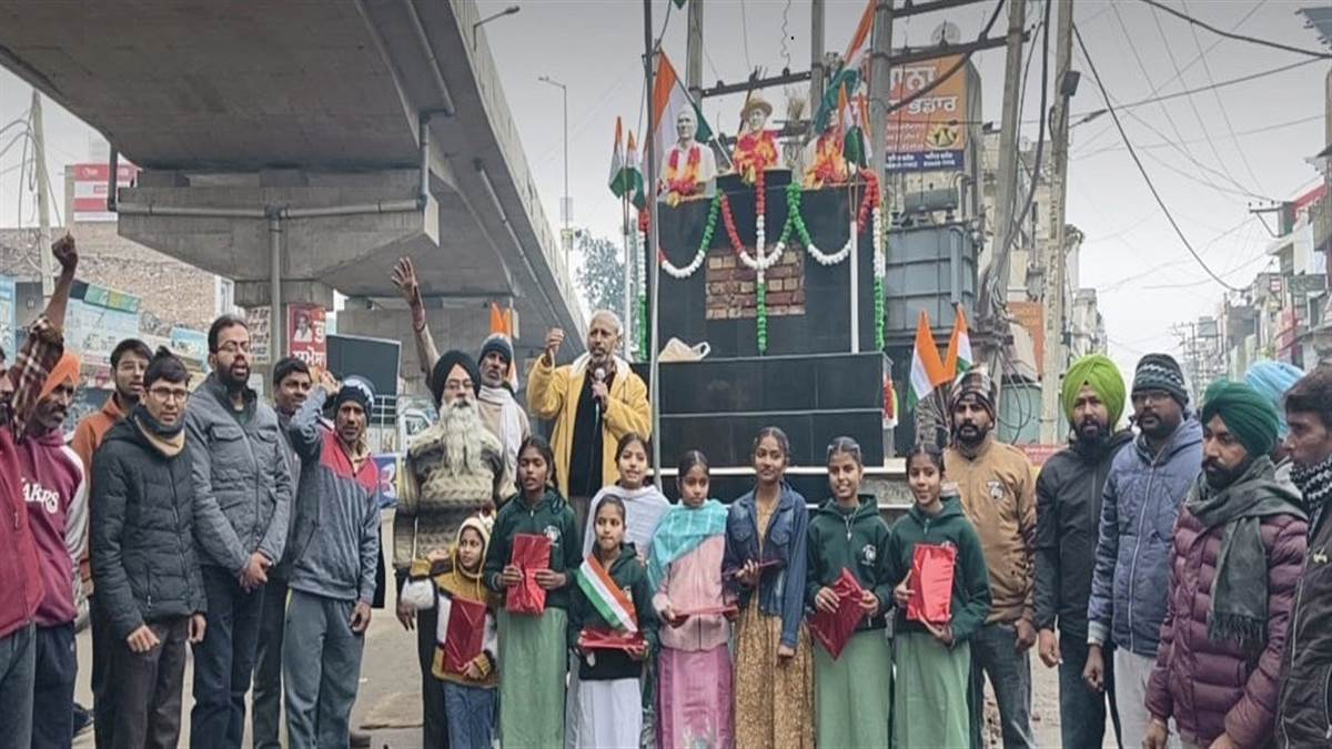 ਸ਼ਹੀਦ ਭਗਤ ਸਿੰਘ ਕਲੱਬ ਵੱਲੋਂ ਸ਼ਹੀਦੀ ਸਮਾਰਕ ਵਿਖੇ ਮਨਾਇਆ ਗਣਤੰਤਰ ਦਿਵਸ