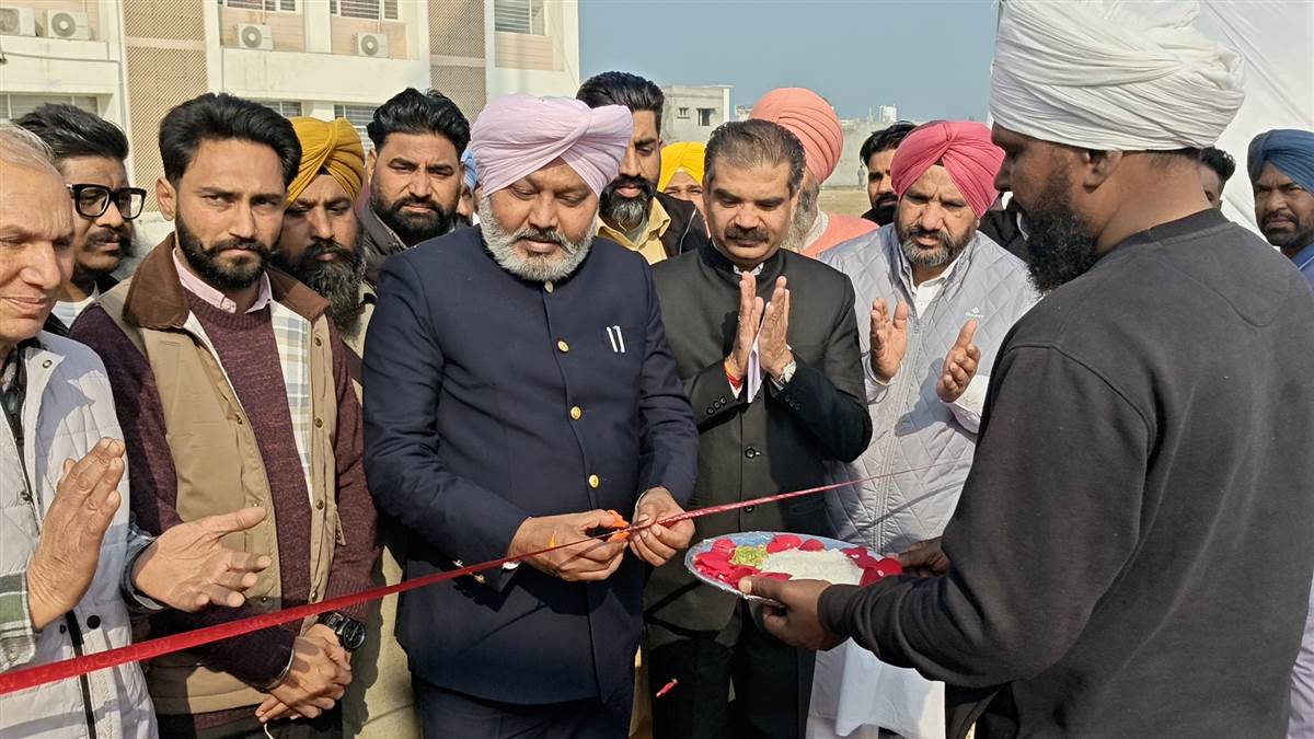 ਦਿੜ੍ਹਬਾ ’ਚ 100 ਫੁੱਟ ਉੱਚਾ ਤਿਰੰਗਾ ਝੰਡਾ ਲਹਿਰਾਇਆ