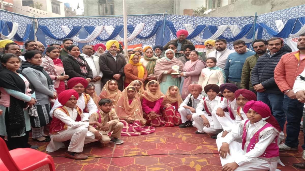 ਨਗਰ ਕੌਂਸਲ ਪੱਟੀ ’ਚ ਪ੍ਰਧਾਨ ਲਖਬੀਰ ਕੌਰ ਨੇ ਲਹਿਰਾਇਆ ਤਿੰਰਗਾ