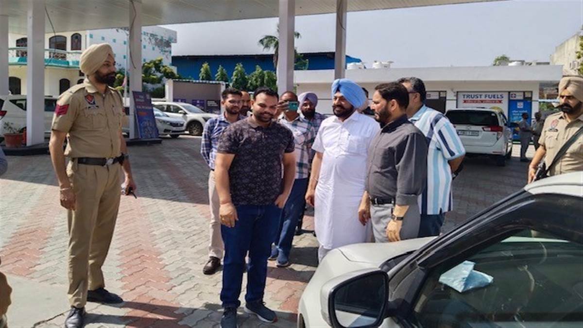 ਜ਼ਿਲ੍ਹੇ ‘ਚ ਗੈਸ, ਪੈਟਰੋਲ ਤੇ ਡੀਜ਼ਲ ਸਬੰਧੀ ਕੋਈ ਦਿੱਕਤ ਨਹੀਂ : ਡੀਸੀ