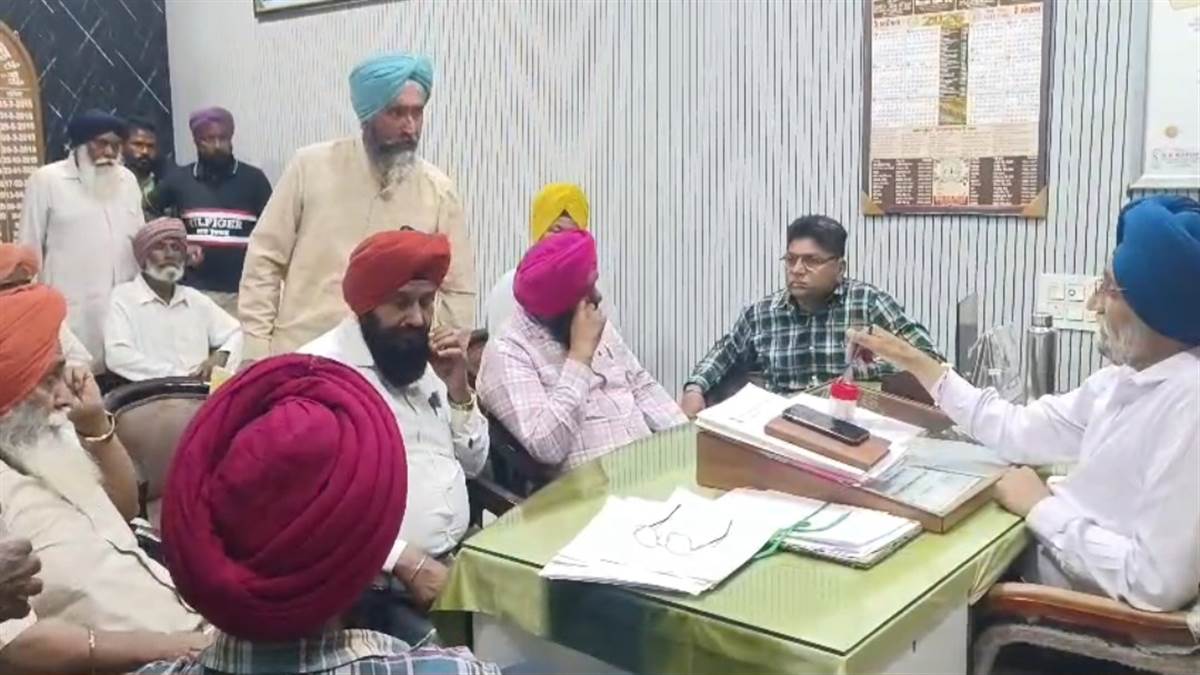 ਪਿੰਡ ਵਾਸੀਆਂ ਵੱਲੋਂ ਬੀਡੀਪੀਓ ’ਤੇ ਸੜਕ ਨਿਰਮਾਣ ਰੋਕਣ ਦਾ ਦੋਸ਼