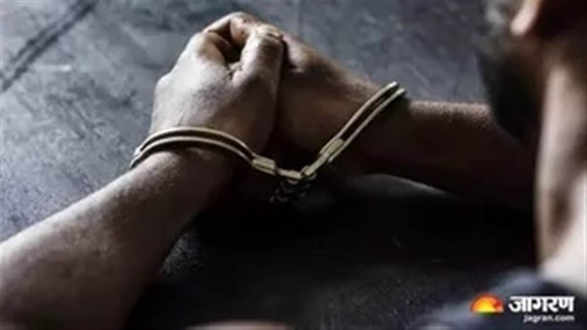 ਹੁਸ਼ਿਆਰਪੁਰ ਪੁਲਿਸ ਦਾ ਐਕਸ਼ਨ: ਚਾਰ ਨਾਜਾਇਜ਼ ਸ਼ਰਾਬ ਤਸਕਰ ਗ੍ਰਿਫ਼ਤਾਰ, ਭਾਰੀ ਮਾਤਰਾ ’ਚ ਵਿਸਕੀ ਬਰਾਮਦ